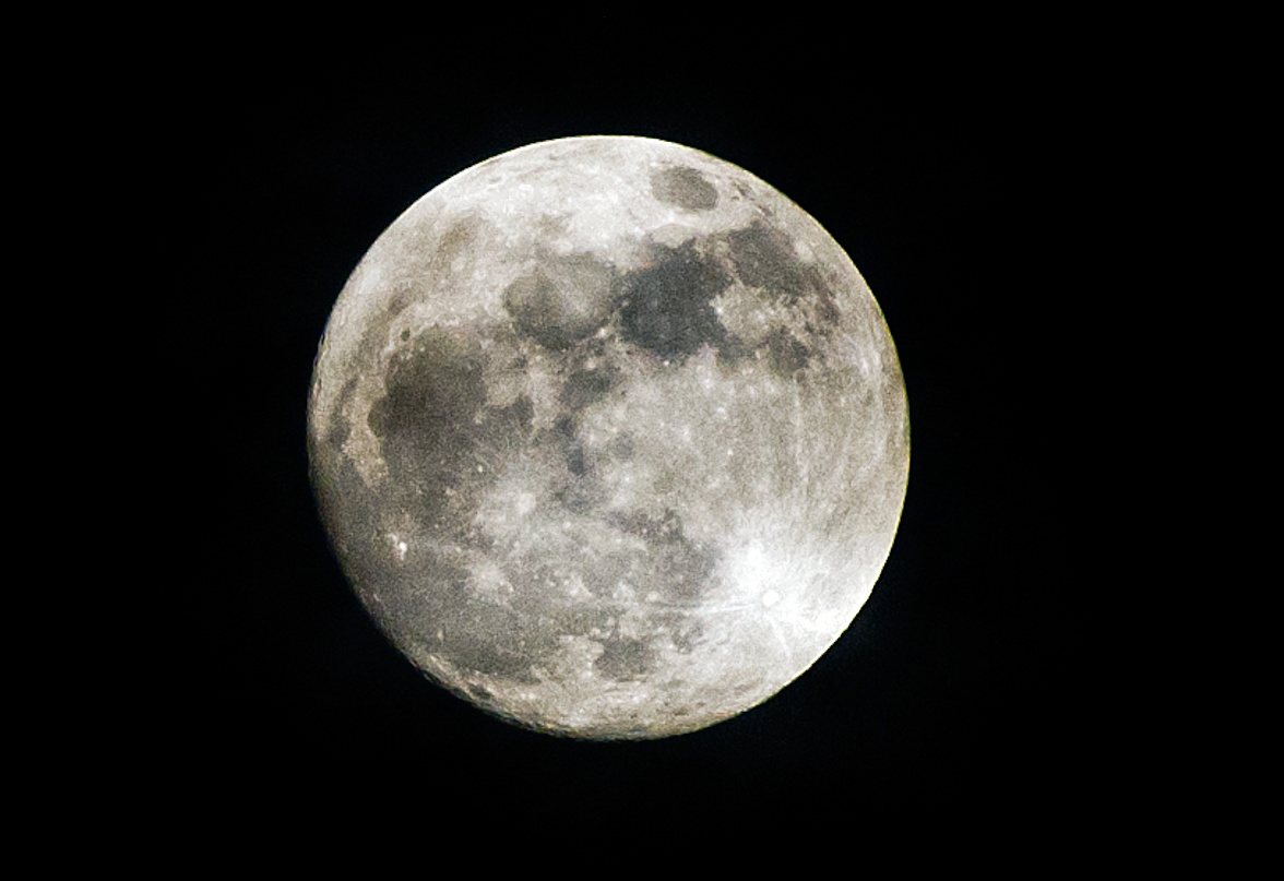 Moon_web_9671.jpg