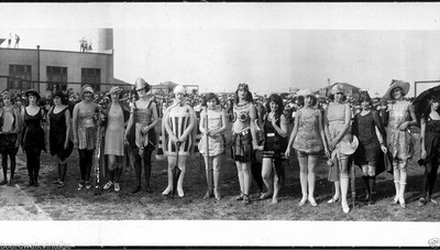 bathing beauties_1923 Galveston.jpg