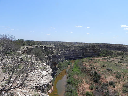 central texas-barren or grassy cliff-bluff-752.jpg