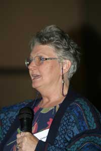 Linda Medlin speaking at Golden Alga Workshop