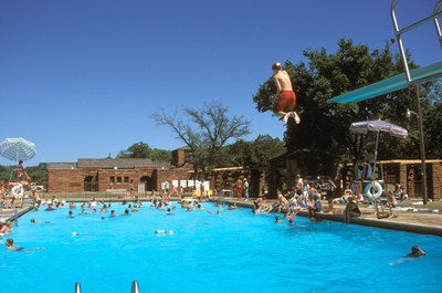 diving into the swimming pool 