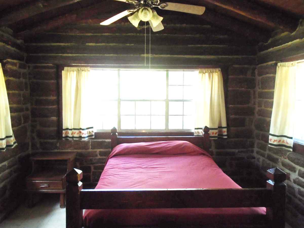 Bedroom 1 of Cabin 5 has a double bed. 