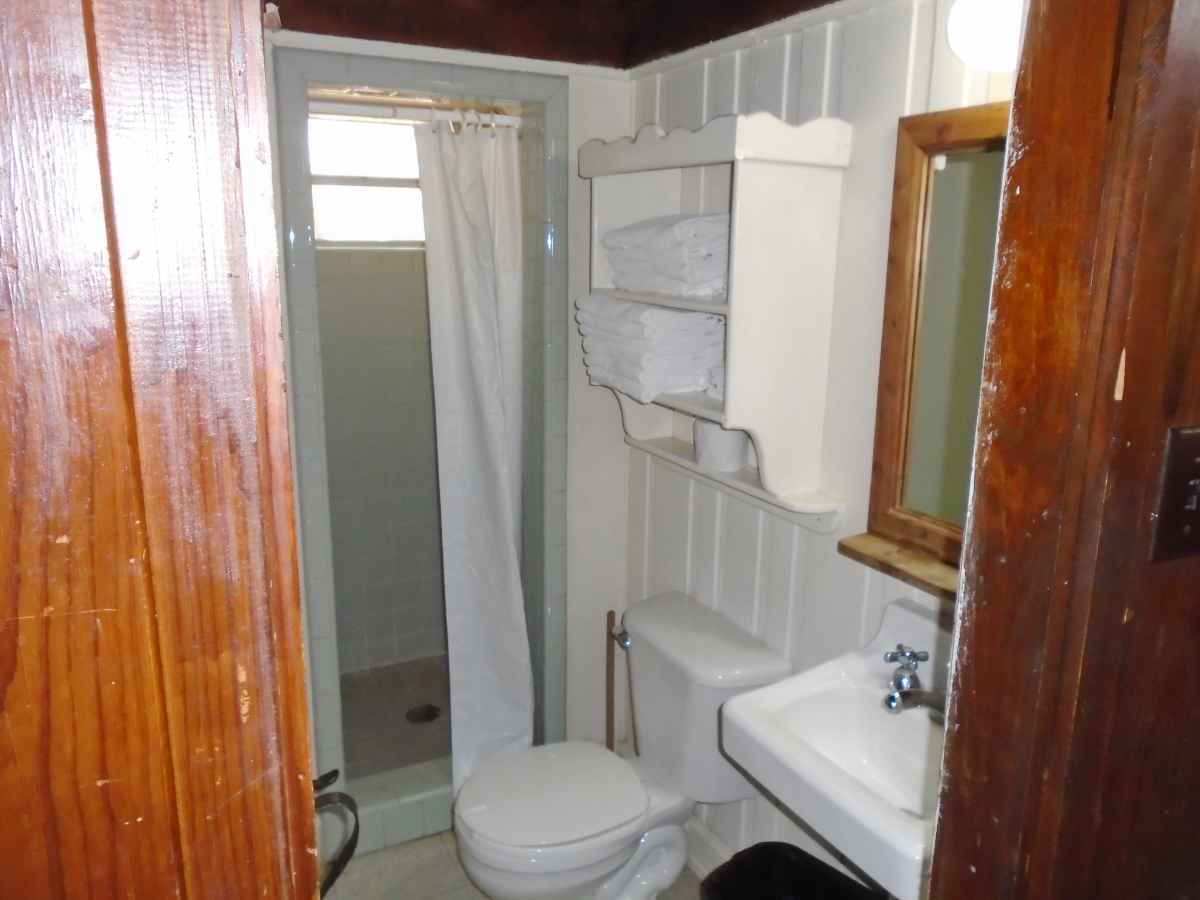 The bathroom with shower in Cabin 7.