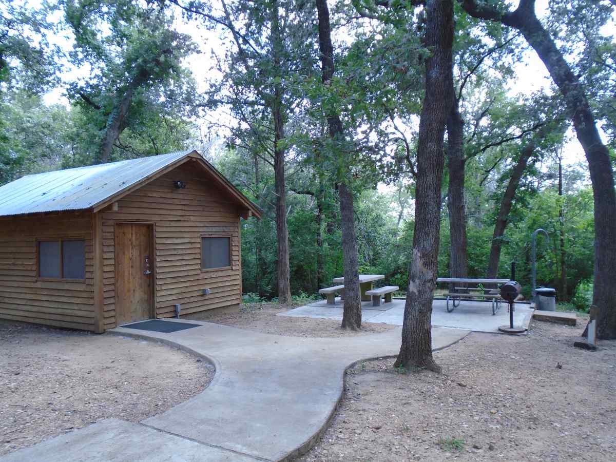 Outside Premium Screened Shelter 1.