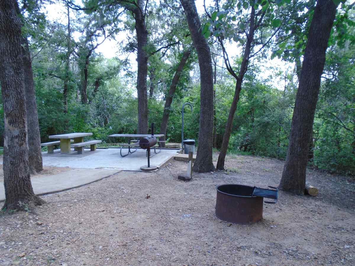 Outside Premium Screened Shelter 1.