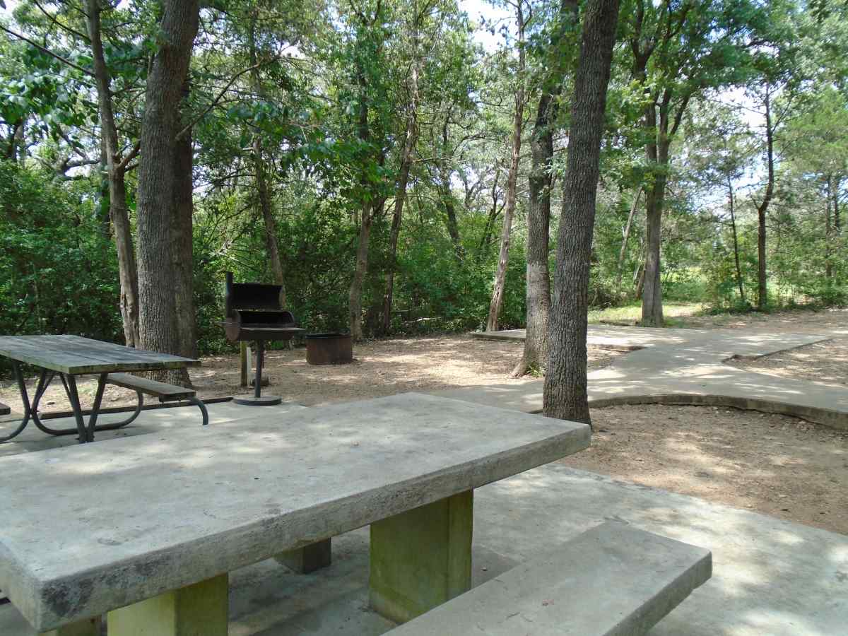 Outside Premium Screened Shelter 1.