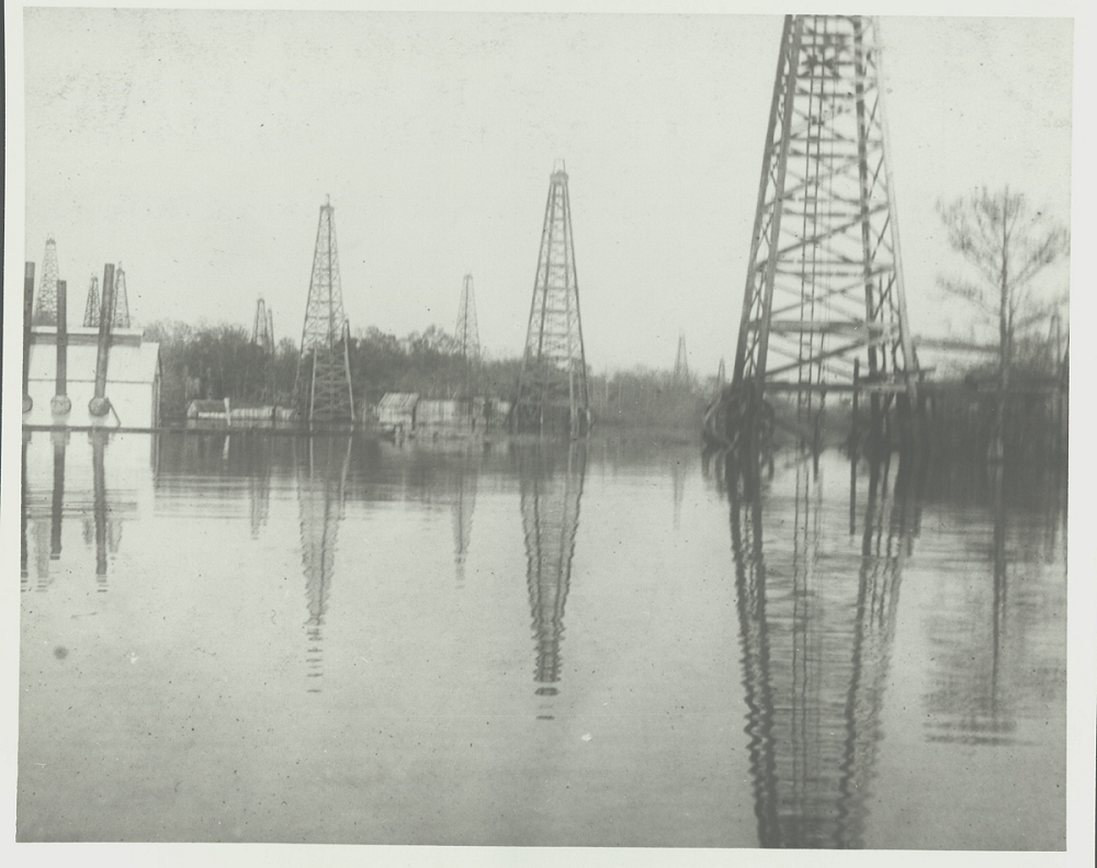 oil towers caddo lake 1000.png
