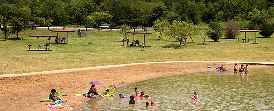 Cedar_Hill_beachi.jpg