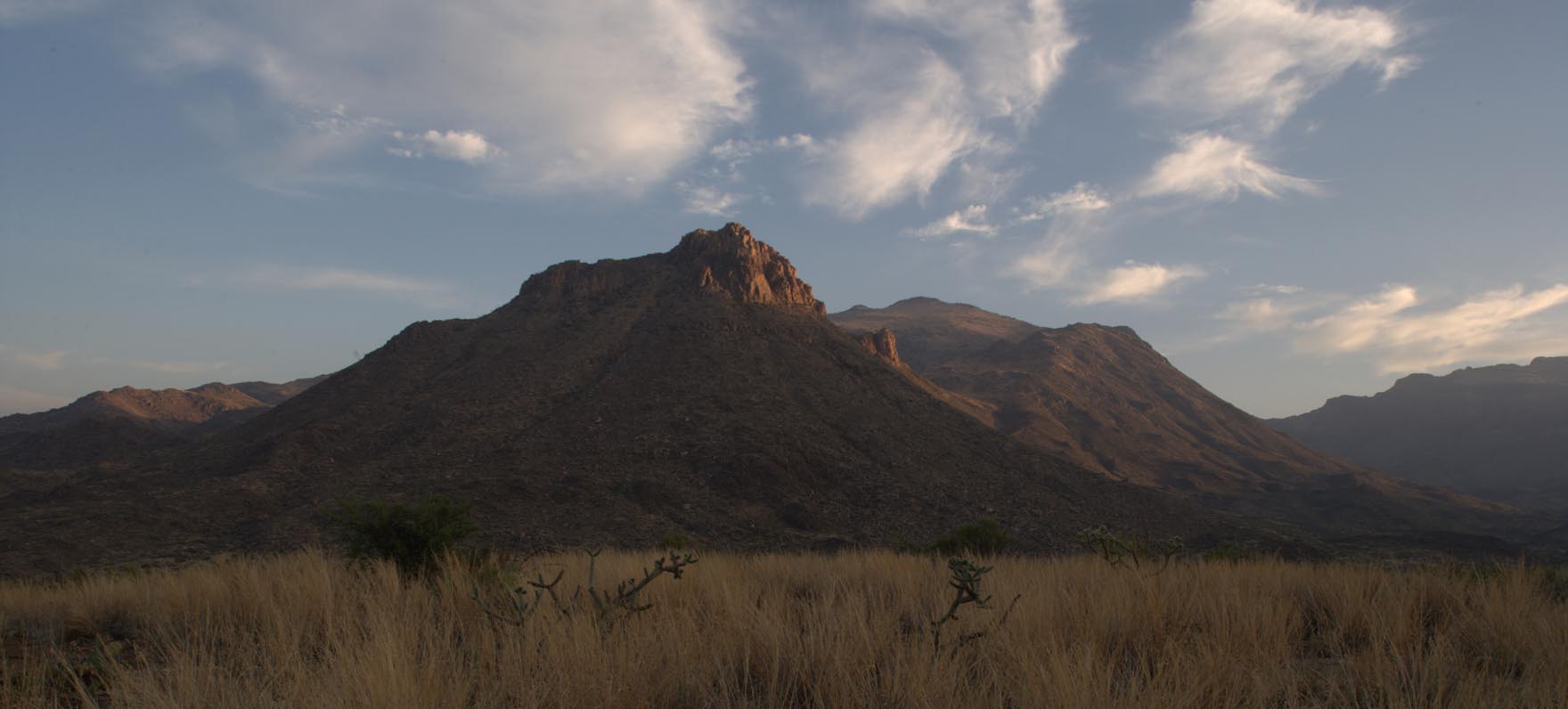 Chinati_Mtns-IMG_1399_1760px796p.jpg