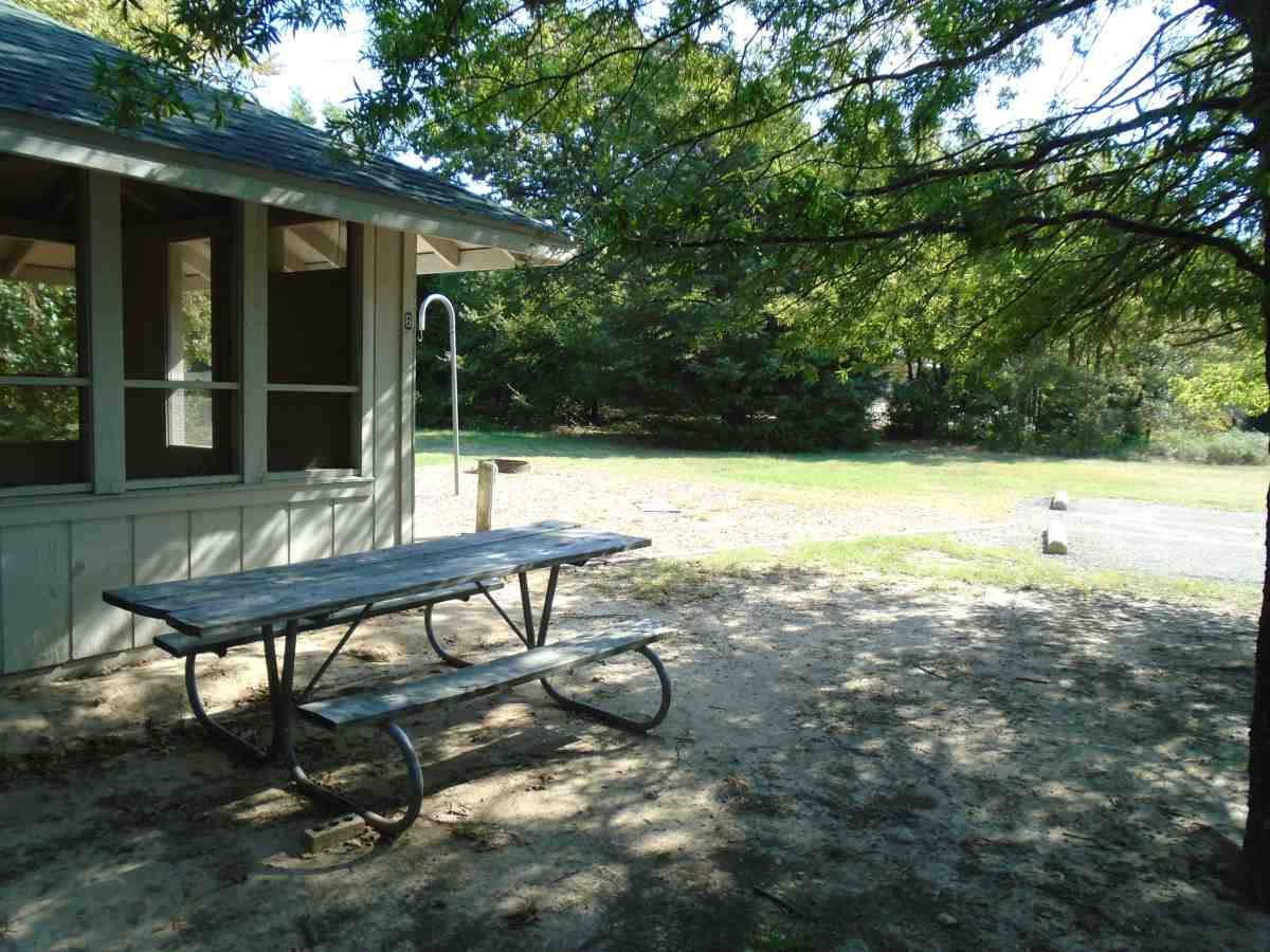 Screened Shelter 6