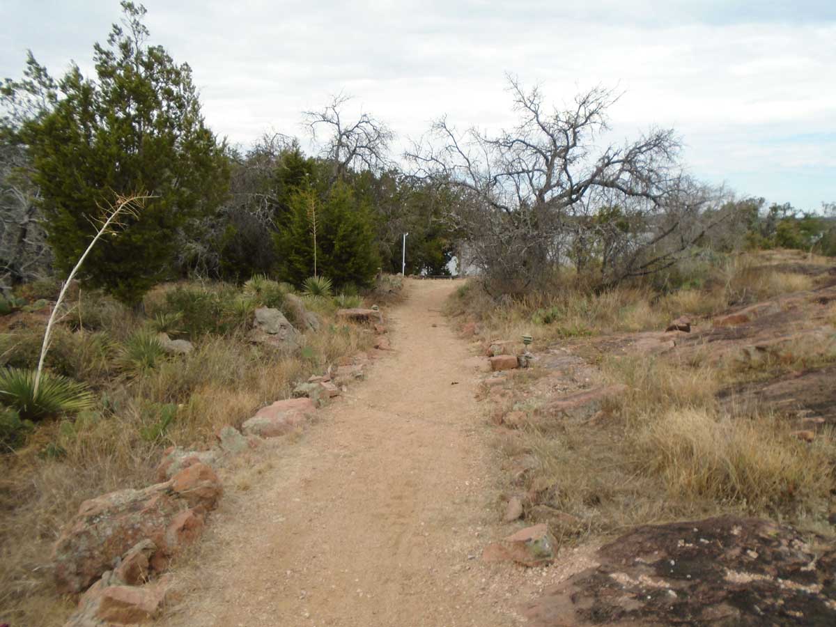 The trail to the Amphitheater.