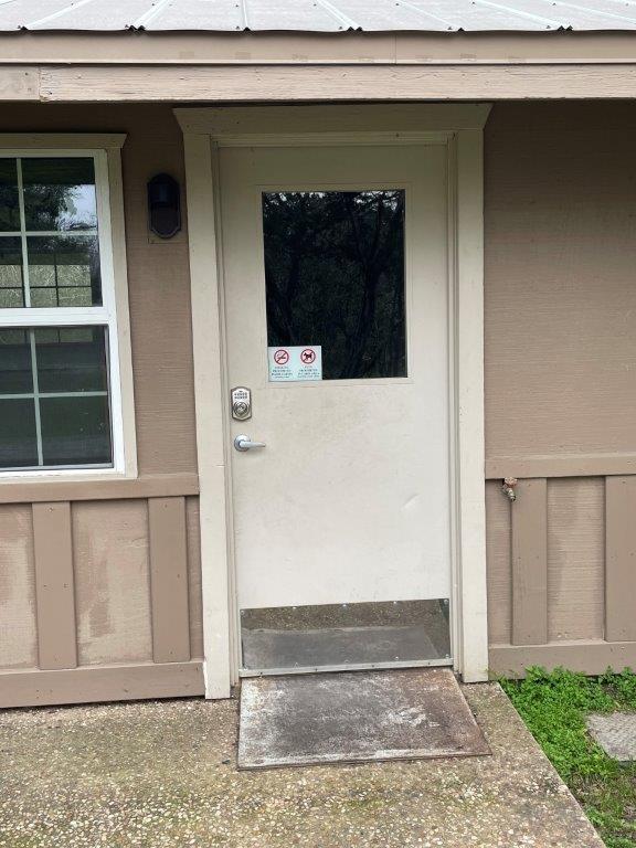 Cabin 6 entry with ramp