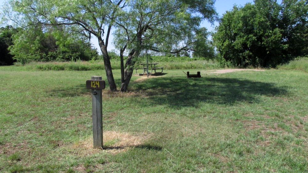 Walk-in Site #124 in the Oak Point area.