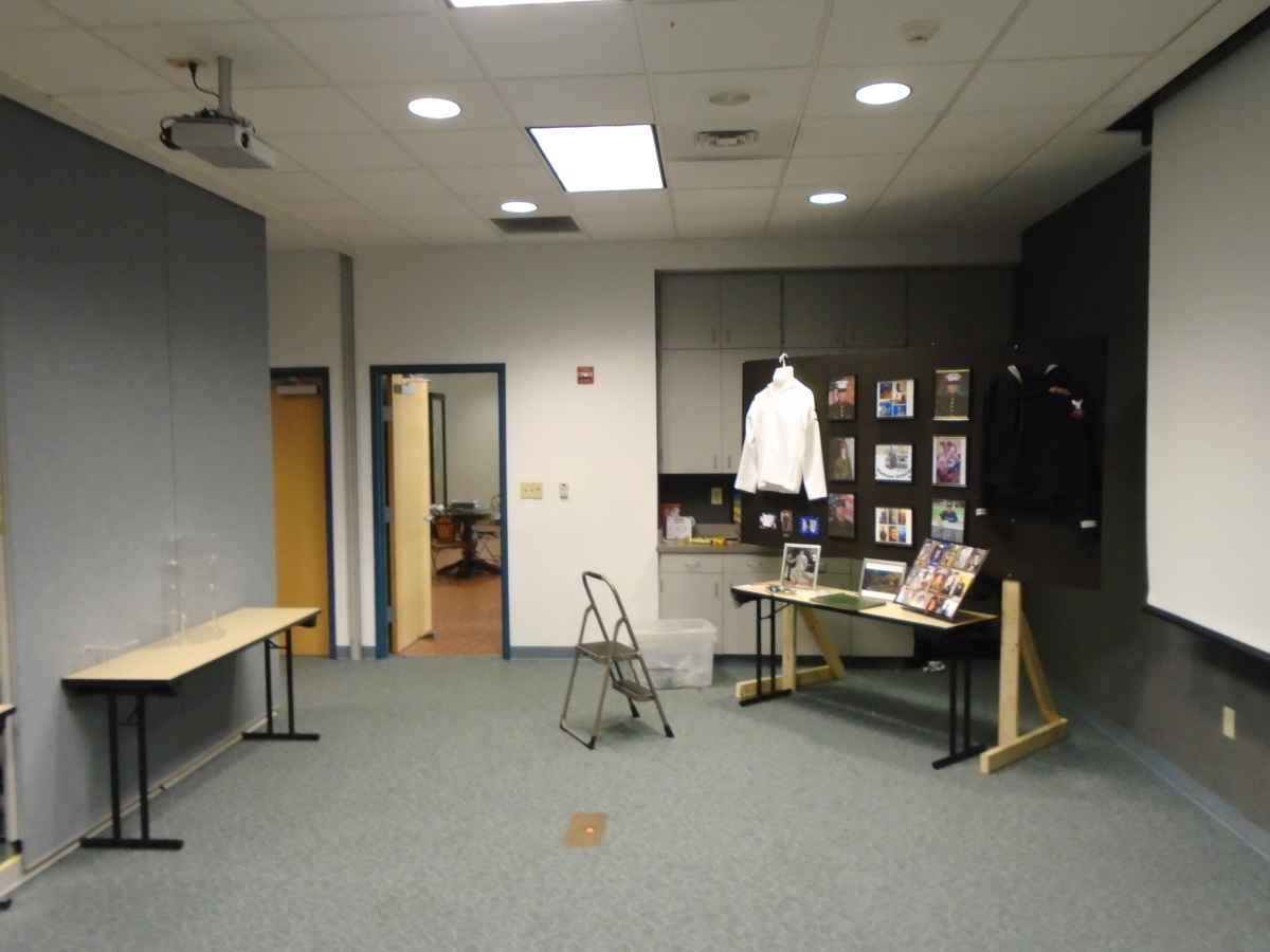 Another view inside the Meeting Room. 