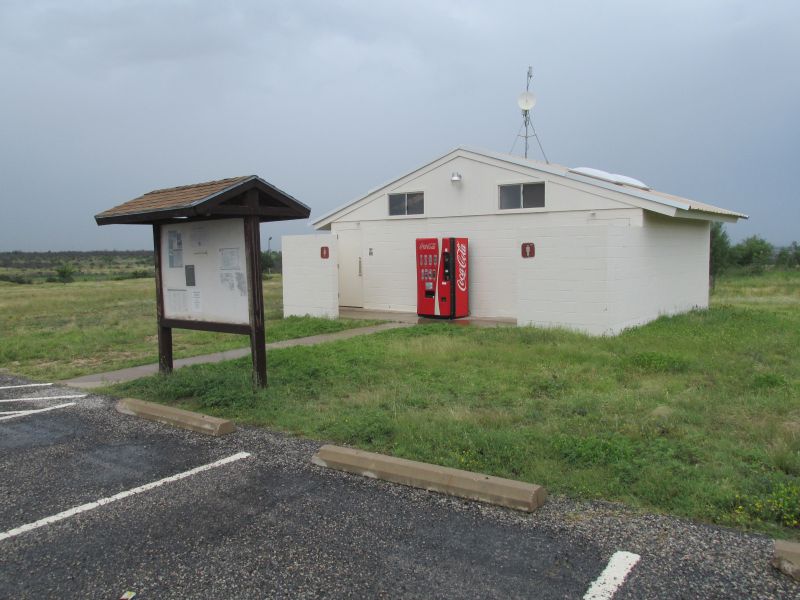 Red Arroyo area restroom with showers.