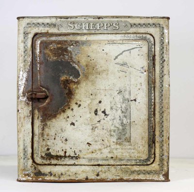Rusty door side of cake box